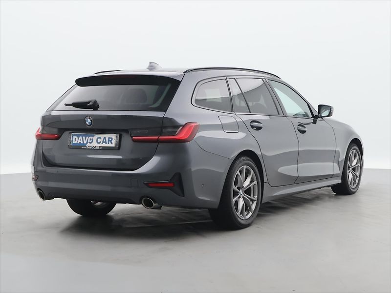 BMW Řada 3 2,0 320d 140kW xDrive 1.Maj. - fotka 7 z 36