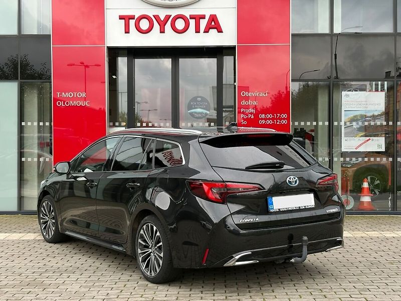 Toyota Corolla 1.8 Hybrid Style - fotka 2 z 19