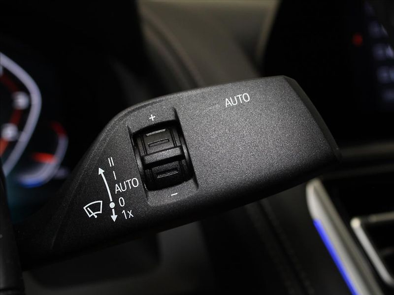 BMW Řada 8 M850I B&O Laser 1.maj.ČR   4,4 - fotka 29 z 41