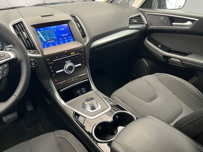 Ford S-MAX 2,5 HEV Titan. 7 míst ZAMLUVEN - fotka 22 z 65
