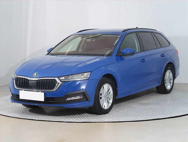 Škoda Octavia (2022) 2.0 TDI, Tempomat - fotka 2 z 15