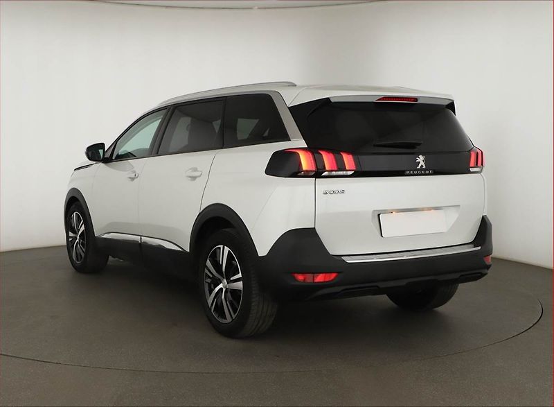 Peugeot 5008 (2019) PureTech 130 - fotka 4 z 15