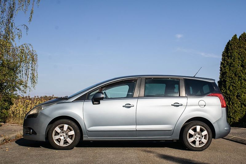 Peugeot 5008 - fotka 8 z 16