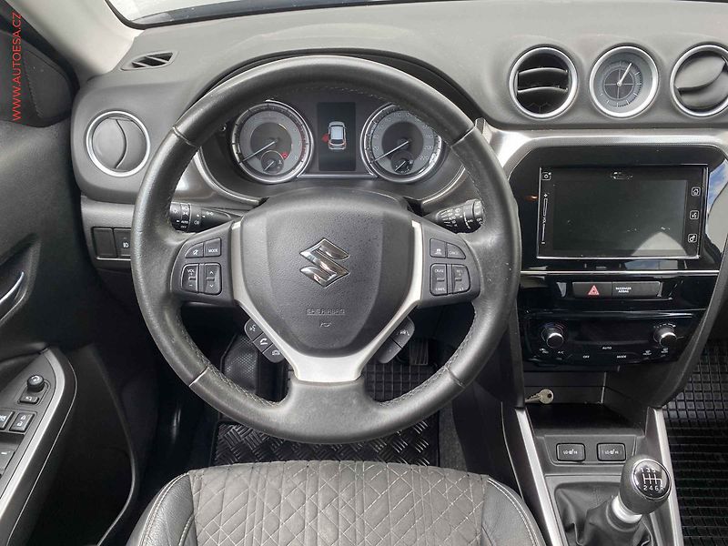 Suzuki Vitara (2019) 1.4BoosterJet 4x4, ČR, AC - fotka 11 z 19