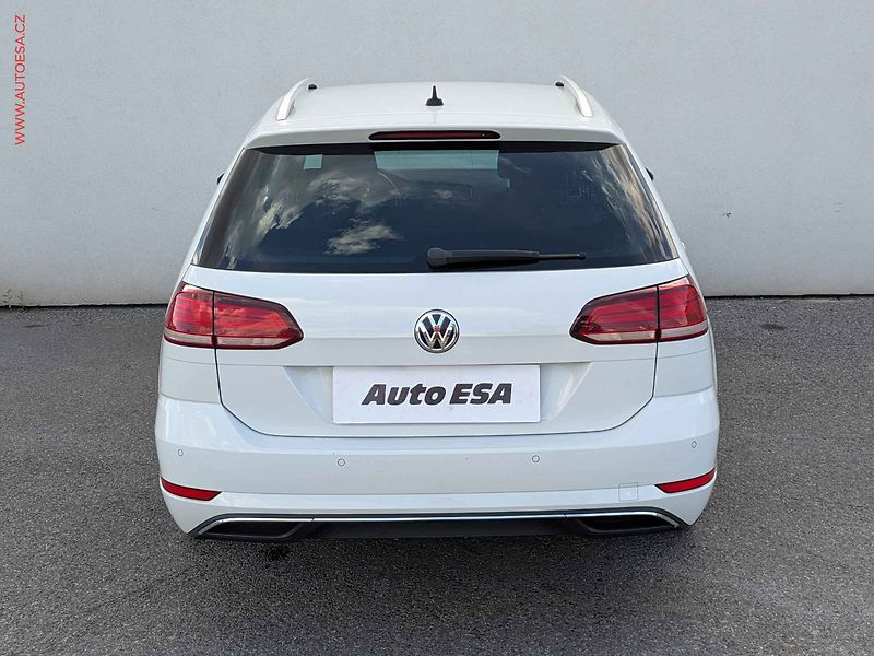 Volkswagen Golf (2018) 2.0 TDi, 1.maj, Join, navi - fotka 5 z 16