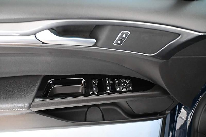 Ford Mondeo (2022) 2.0 LED SONY ACC Tažné 8AT ECO - fotka 15 z 38