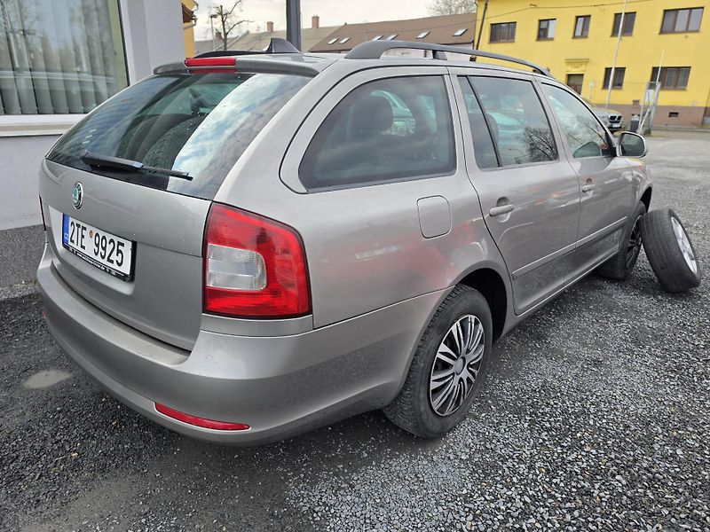 Škoda Octavia II.1.6 TDI Xenon TZ - fotka 4 z 14