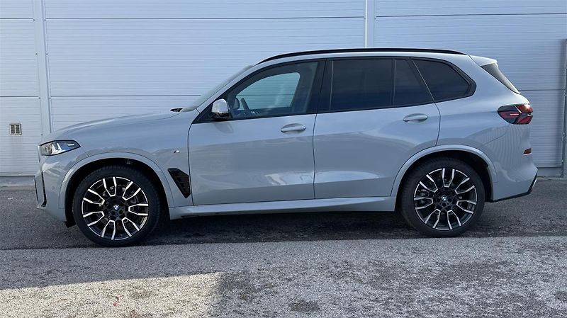 BMW X5 xDrive30d - fotka 3 z 15