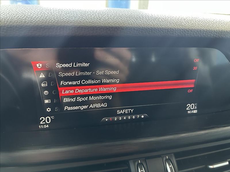 Alfa Romeo Stelvio 2,2   JTD 132kW,AUTOMAT,SERVIS - fotka 19 z 30