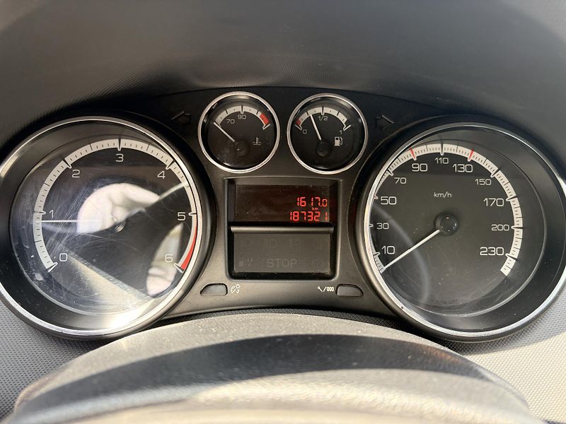 Peugeot 308 SW 1.6HDI TAŽNÉ - fotka 11 z 27