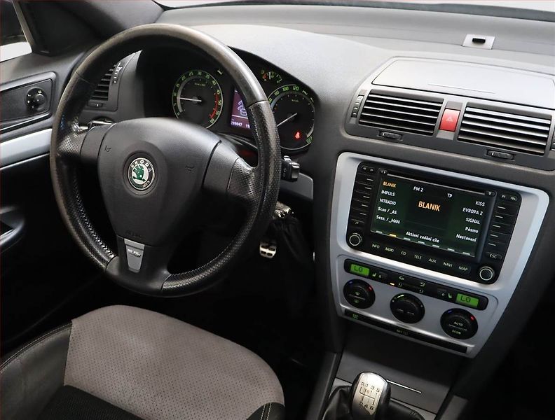 Škoda Octavia (2007) RS 2.0 TDI, Serv.kniha, Navi - fotka 7 z 18