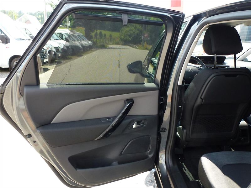Citroën C4 Picasso 1,2 PureTech 130 6MAN Turbo Od - fotka 21 z 55