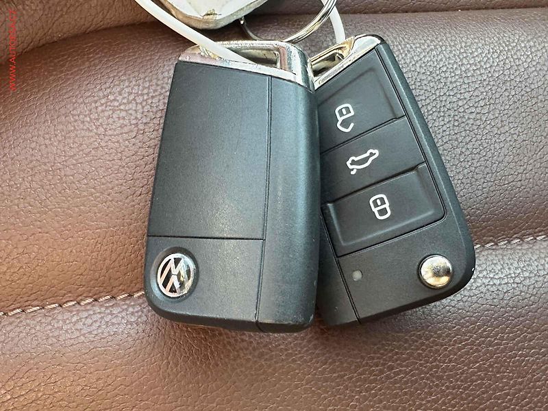 Volkswagen Golf (2013) 1.4 TSi VII, Highline, bixen - fotka 21 z 21