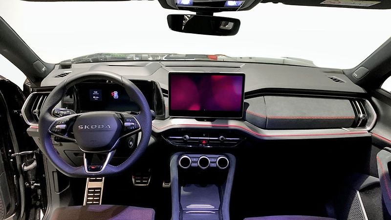 Škoda Kodiaq RS 7 míst 360 HuD Canton Taž - fotka 11 z 18