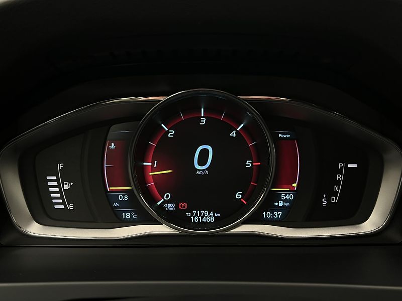 Volvo V60 D3 MOMENTUM AUT  - fotka 20 z 36