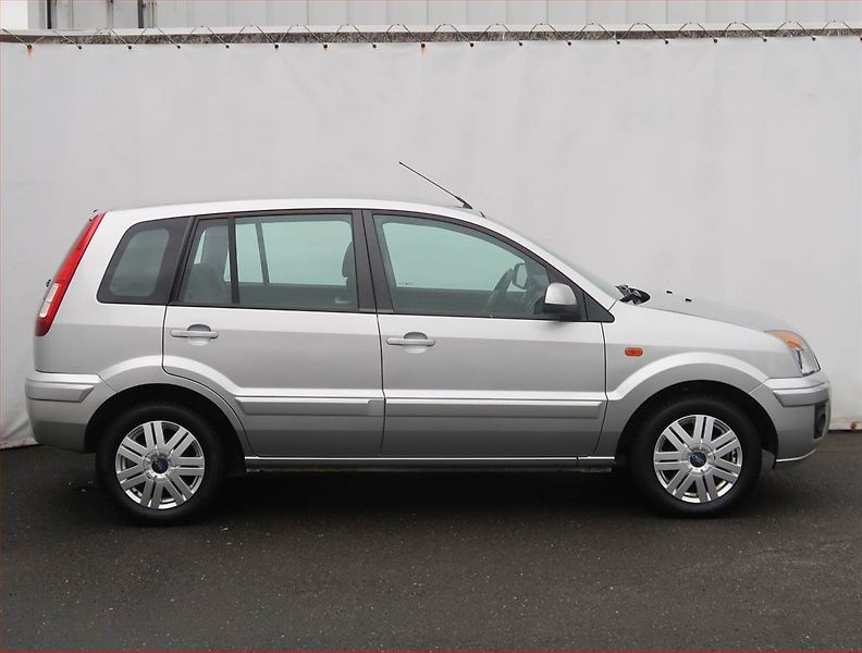 Ford Fusion (2010) 1.4, jezdí skvěle - fotka 6 z 17