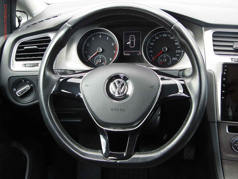 Volkswagen Golf (2013) 1.2 TSI, 2.maj,ČR, DSG - fotka 13 z 20