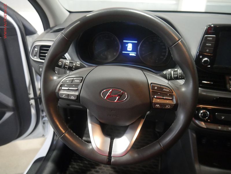 Hyundai i30 (2020) 1.0T-GDi, ČR, AC, temp - fotka 12 z 17