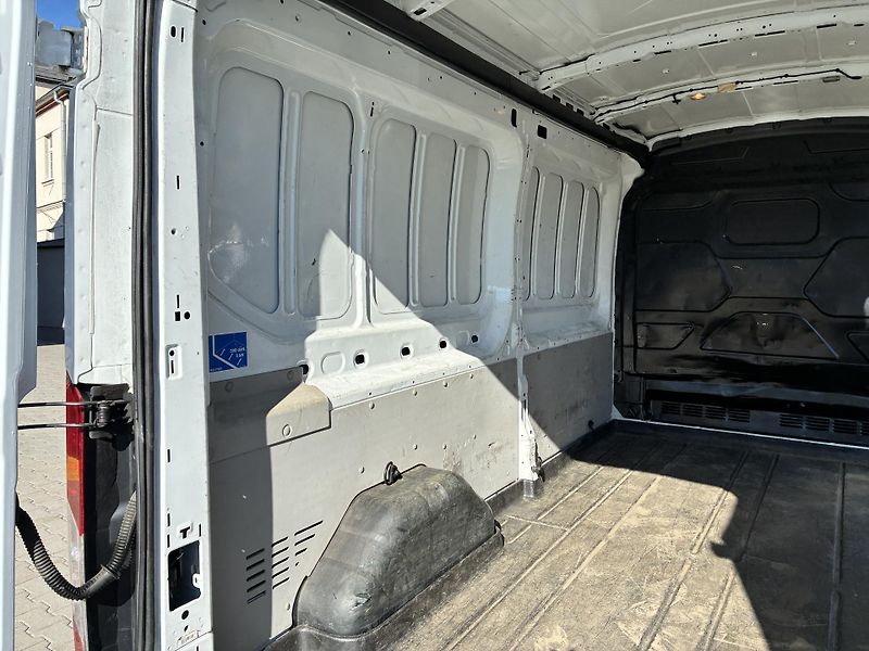 Ford Transit 2.0TDCi -77kW L3-310,1.MAJITEL - fotka 23 z 25