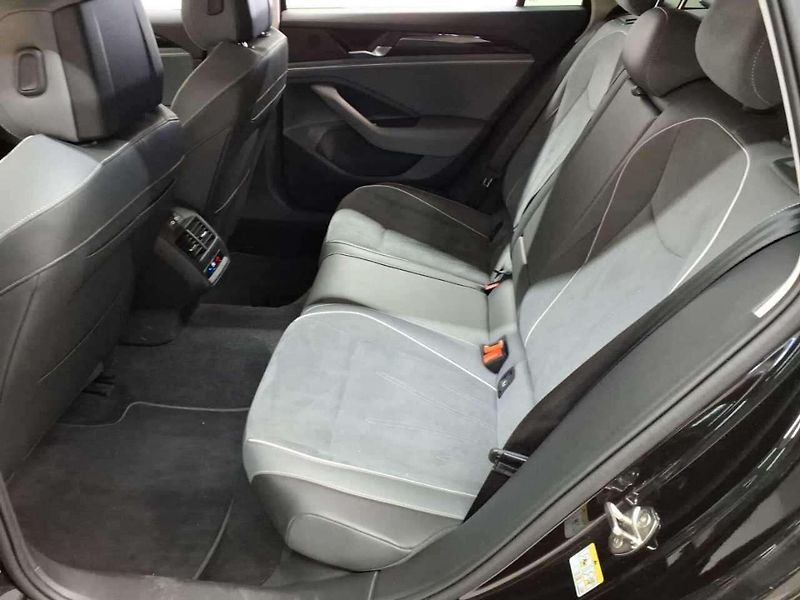 Volkswagen Passat 1.5eTSI ACC Kamera Asistence - fotka 5 z 8
