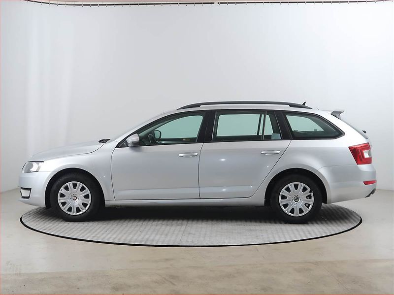 Škoda Octavia (2015) 1.6 TDI, Navi, Tempomat - fotka 3 z 13