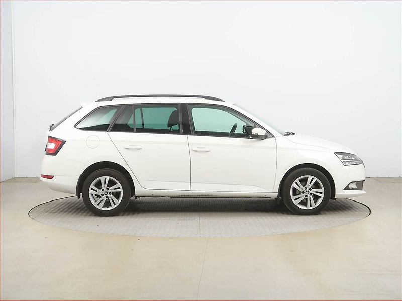 Škoda Fabia (2022) Ambition 1.0 TSI, ČR,1.maj - fotka 6 z 16