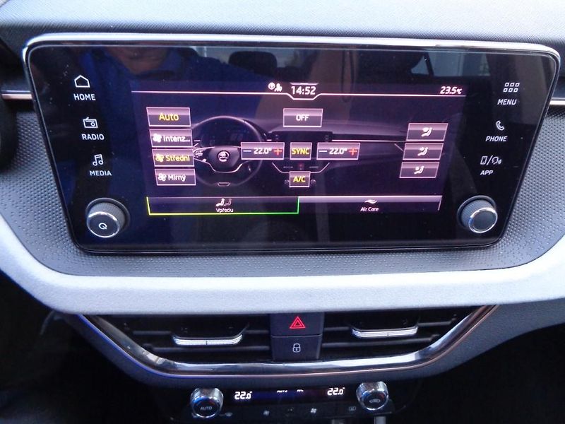 Škoda Scala 1.5 TSI DSG Selection  110 kW - fotka 17 z 28