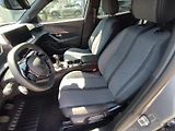 Peugeot 2008 (2026) ALLURE 1.2 TURBO 100k 2xkamera - náhled 15