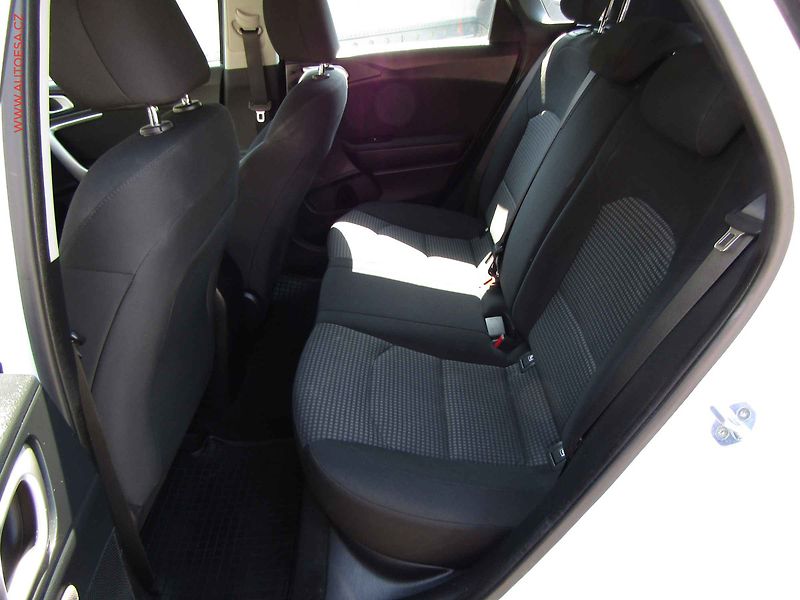 Kia Ceed (2018) 1.4i, ČR, AC, temp, tažné - fotka 10 z 21