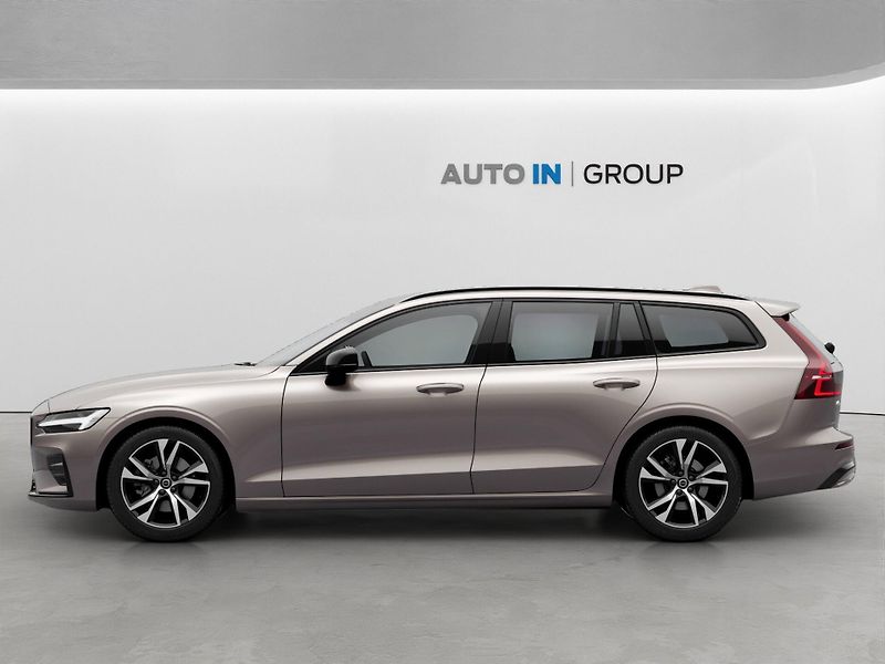 Volvo V60 (2026) Plus Dark, A/T,145kW, BLIS, ků - fotka 3 z 12