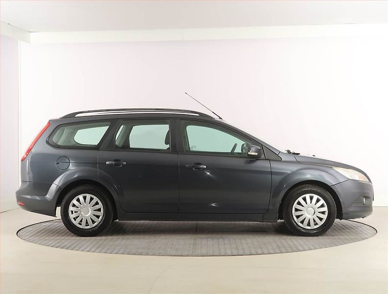 Ford Focus (2009) 1.6 16V, Serv.kniha, po STK - fotka 6 z 14