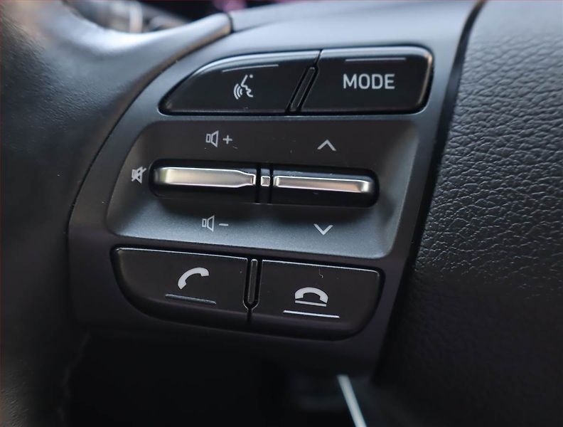 Hyundai i30 (2024) 1.5 T-GDI MHEV - fotka 16 z 20