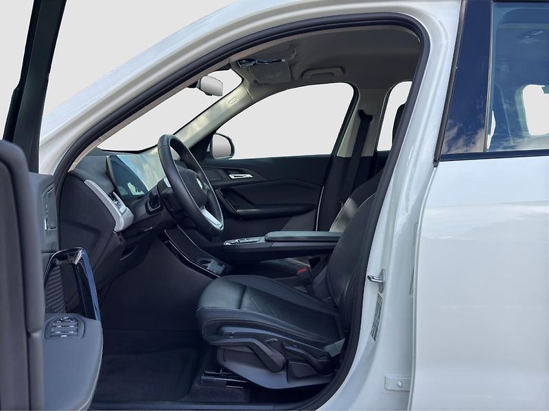 BMW X1 sDrive20i - fotka 2 z 20