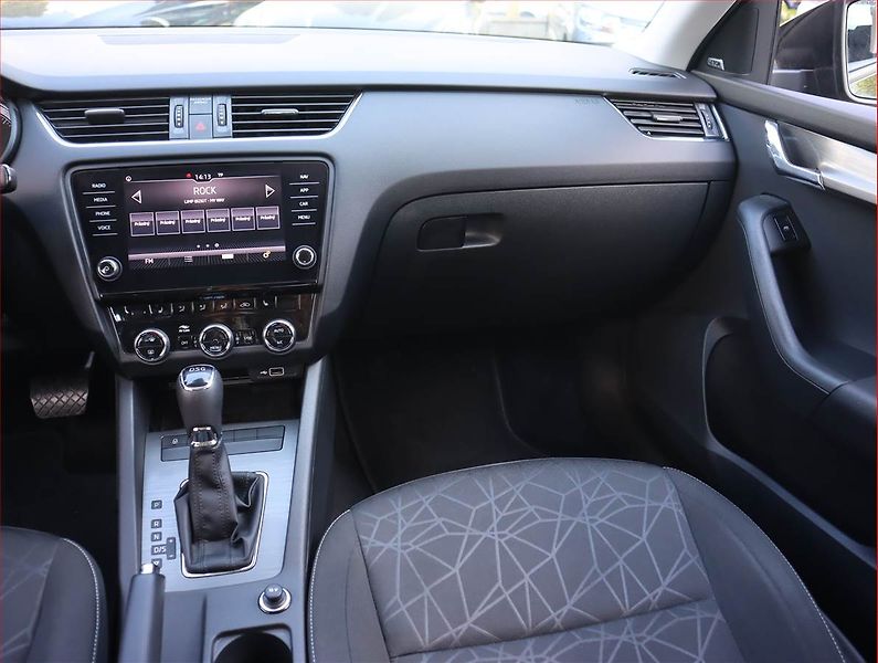 Škoda Octavia (2017) 1.8 TSI, Automat, Serv.kniha - fotka 8 z 20