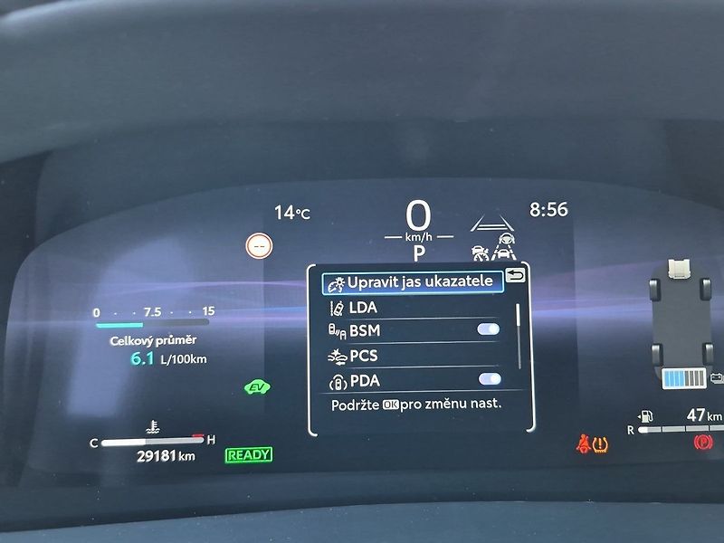 Toyota C-HR 2,0 HEV Executive - fotka 24 z 30