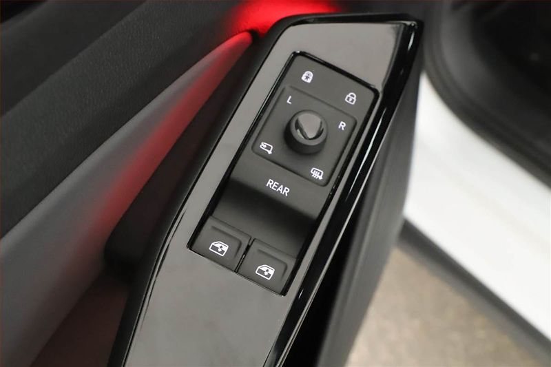 Volkswagen ID.4 (2021) 1st (82 kWh), SoH 92% - fotka 17 z 19