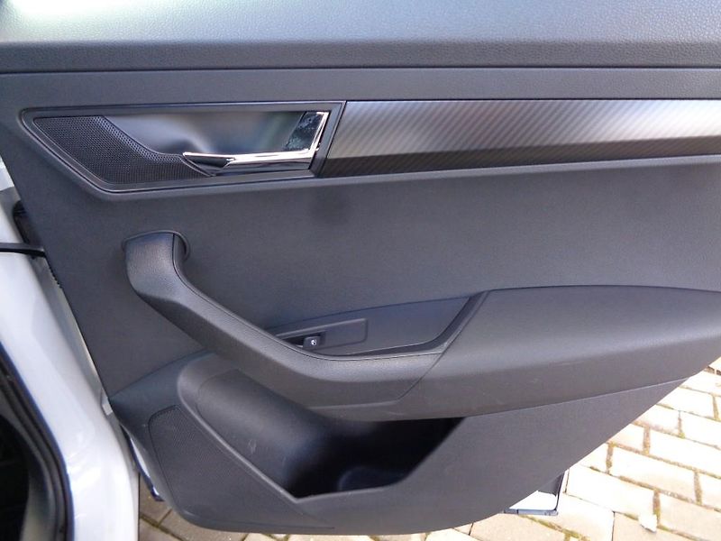 Škoda Karoq 2.0 TDI 110 kW DSG SPORTLINE - fotka 24 z 25