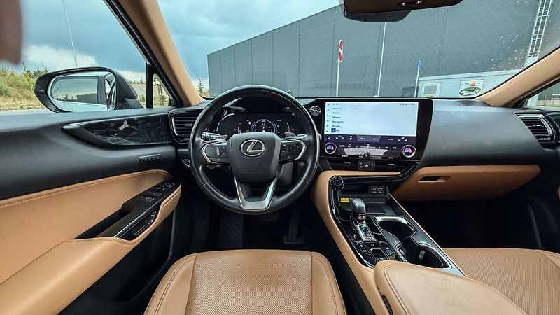 Lexus NX 350h 350H HEV PRESTIGE PLUS TECH - fotka 15 z 24