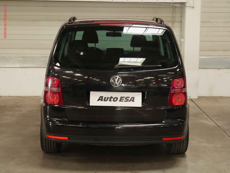 Volkswagen Touran (2007) 1.9TDI, autoAC, temp - fotka 5 z 15