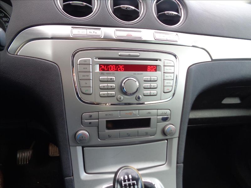 Ford Galaxy 2,2 - fotka 13 z 18