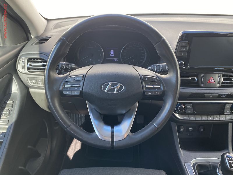 Hyundai i30 (2023) 1.5 T-GDi, ČR, Smart, TZ - fotka 11 z 18