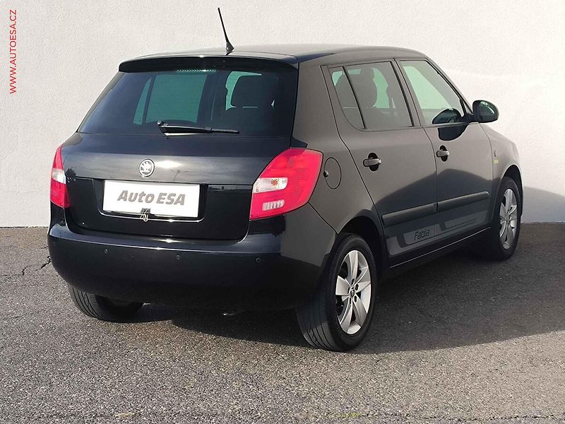 Škoda Fabia (2013) 1.2 TSi, Ambition Fresh - fotka 4 z 16