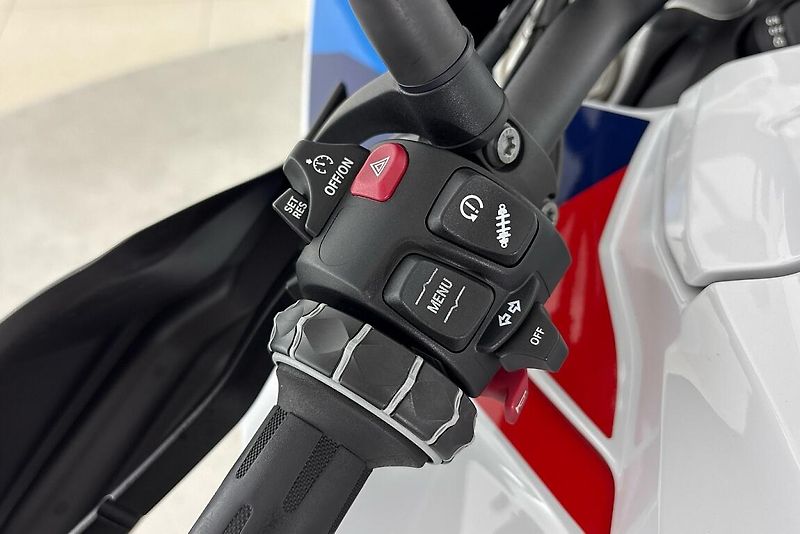 BMW S 1000 XR - fotka 10 z 13