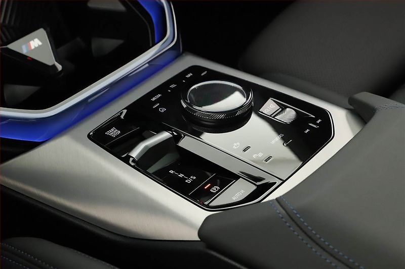 BMW X3 (2025) 20 xDrive, 360°, HUD, Tažné - fotka 10 z 31