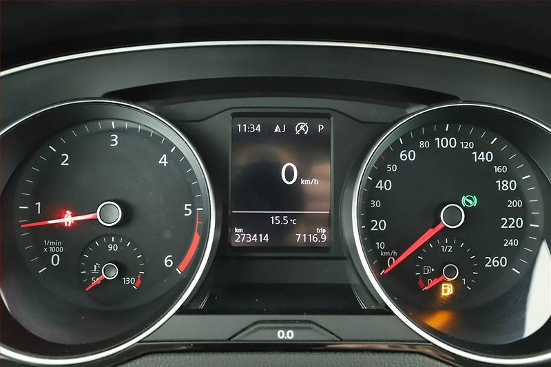 Volkswagen Passat (2016) 2.0 TDI, Automat, Navi - fotka 15 z 17