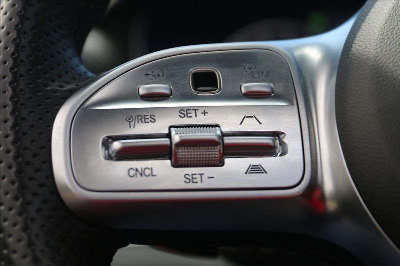 Mercedes-Benz Třídy E 4 MATIC,ČR,DPH,59TKM - fotka 18 z 38