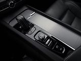 Volvo XC60 B4 2.0d 4X4 R-Design - náhled 17