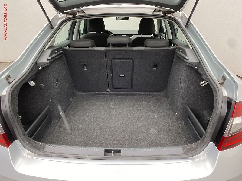 Škoda Octavia (2018) 1.6 TDi, 2.maj,ČR, Style - fotka 7 z 18