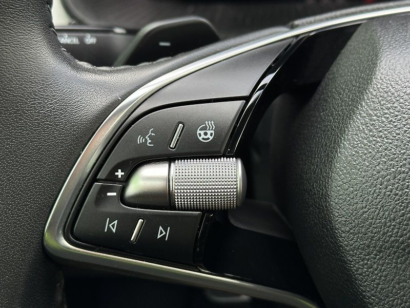 Škoda Scala 1.0TSi DSG 116PS LED V.Cockpit - fotka 22 z 47