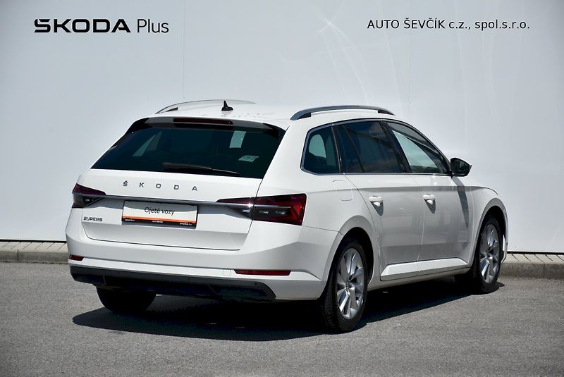 Škoda Superb (2019) Style 2.0 TDI 140kW DSG - fotka 2 z 34